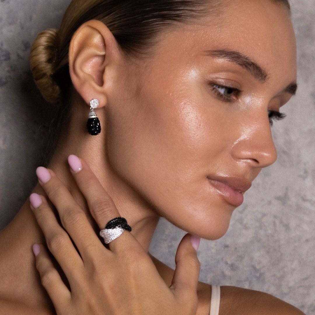 Black and White Silver Wave Ring by Natkina