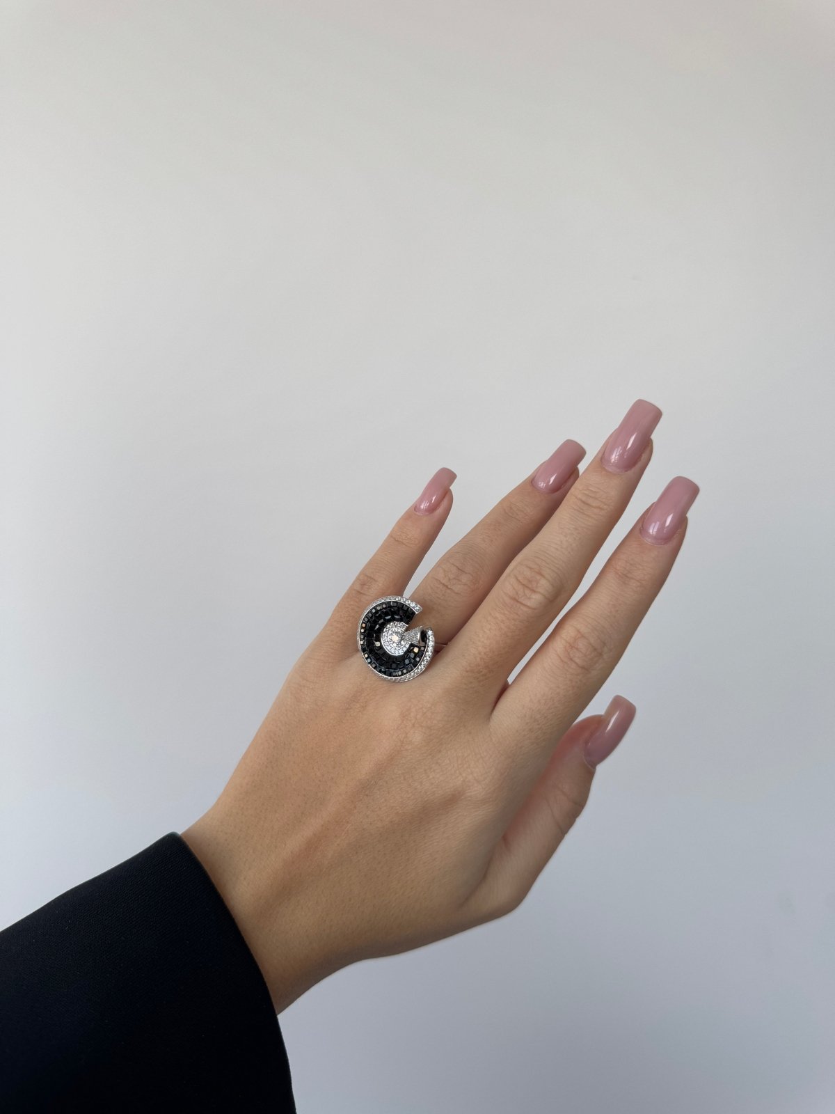 Black and White Magic Fan Ring by Natkina