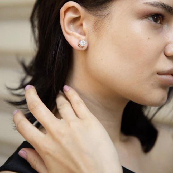 Classic Round Silver Studs Diamond Immitation