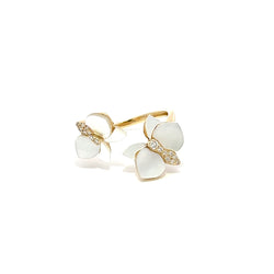 Eternelle Orchid Ring Mother of Pearl Yellow Gold